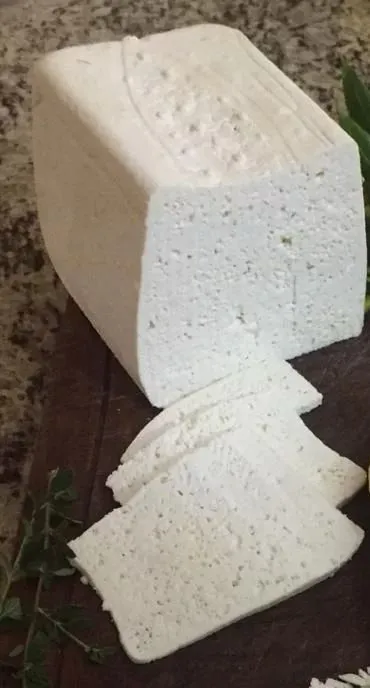 Queso de bufala tipo py - en pedazos de 1kg aprox